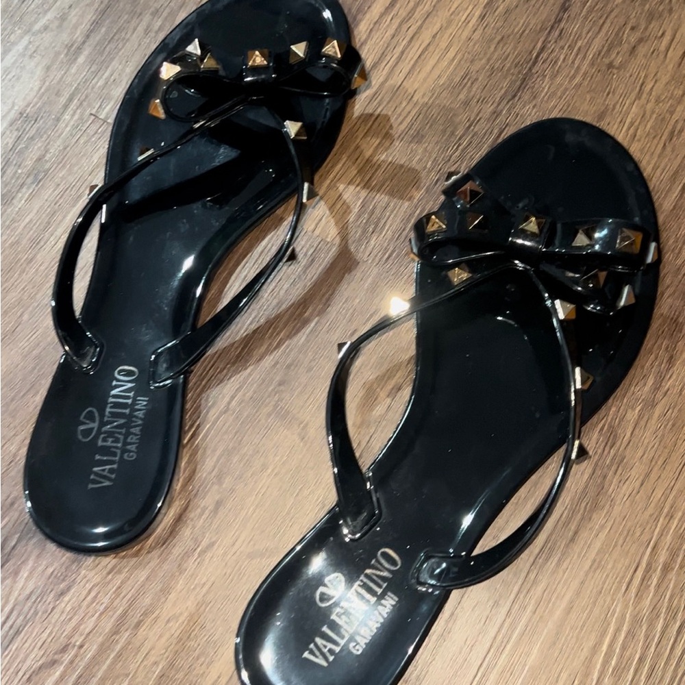 RUBBER ROCKSTUD THONG FLIP FLOPS VALENTINO (no box)